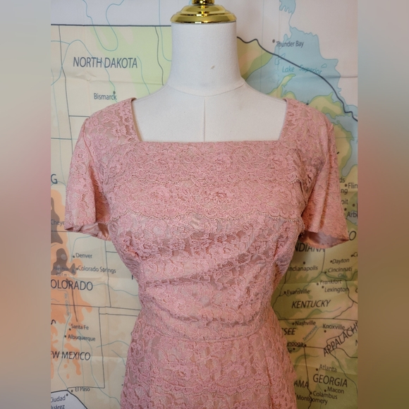 Vintage 1950s Pink Lace Cocktail Dress By Form Fit New York Knee Lenght - Picture 2 of 16